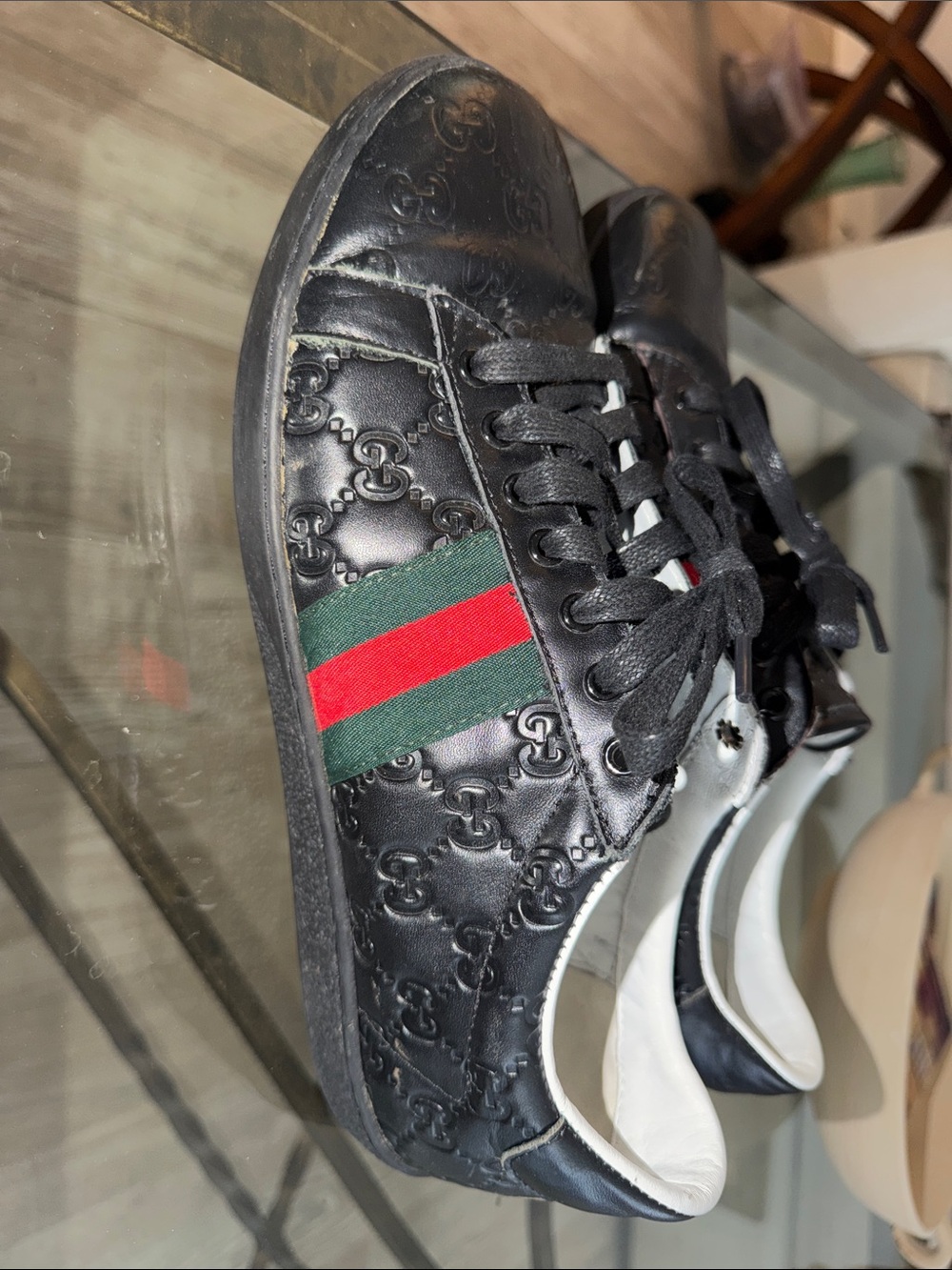 Gucci Black Leather Embossed GG Sneaker with Red and Green Web - Picture 2 of 5